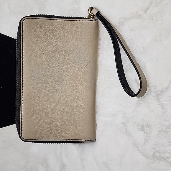 NWT Marc Jacob's Black and Cream/Tan Wallet Wristlet cell phone holder - Picture 3 of 11